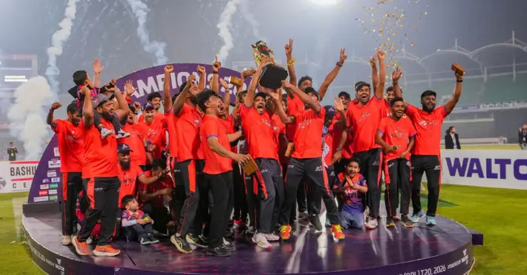 জয় উদযাপন করছে রাজশাহী ওয়ারিয়র্সের খেলোয়াররা